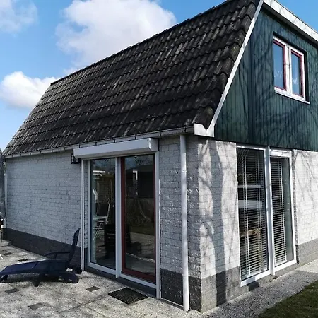 Aan De Kust Сasa de vacaciones Sint Maartensvlotbrug